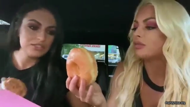 DAMANDYZ_CVS_HAUL_AND_UNBOXING_Mandy_Rose_Sonya_Deville_WWE_mp44995.jpg