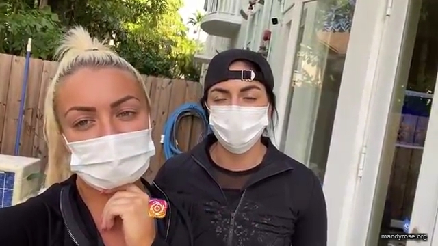 DAMANDYZ_CVS_HAUL_AND_UNBOXING_Mandy_Rose_Sonya_Deville_WWE_mp45005.jpg