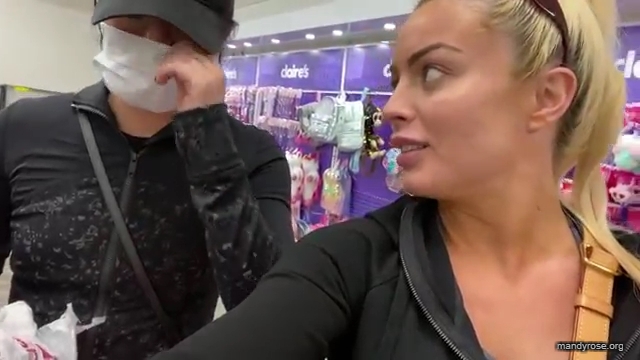 DAMANDYZ_CVS_HAUL_AND_UNBOXING_Mandy_Rose_Sonya_Deville_WWE_mp45089.jpg