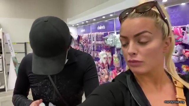 DAMANDYZ_CVS_HAUL_AND_UNBOXING_Mandy_Rose_Sonya_Deville_WWE_mp45094.jpg