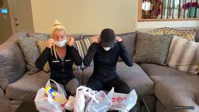 DAMANDYZ_CVS_HAUL_AND_UNBOXING_Mandy_Rose_Sonya_Deville_WWE_mp45227.jpg