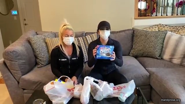 DAMANDYZ_CVS_HAUL_AND_UNBOXING_Mandy_Rose_Sonya_Deville_WWE_mp45255.jpg