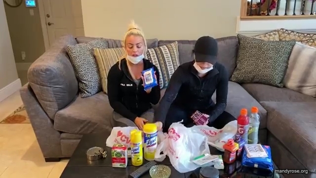 DAMANDYZ_CVS_HAUL_AND_UNBOXING_Mandy_Rose_Sonya_Deville_WWE_mp45409.jpg