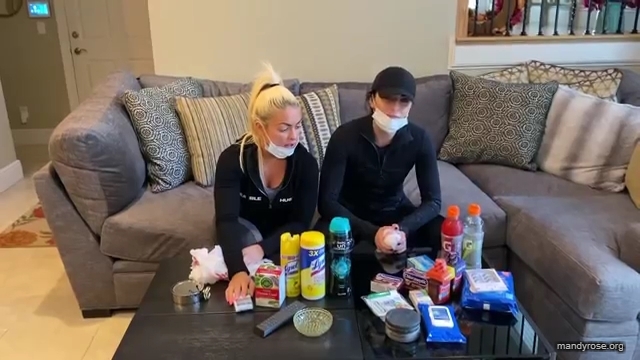 DAMANDYZ_CVS_HAUL_AND_UNBOXING_Mandy_Rose_Sonya_Deville_WWE_mp45476.jpg