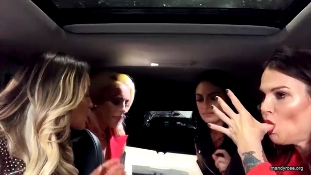 DAMANDYZ_DONUTZ_TAKES_LA_mp40348.jpg