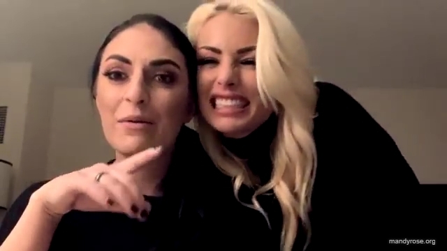 Deluxe_Italian_Bakery2121_Mandy_Rose_Sonya_Deville_WWE_mp40535.jpg