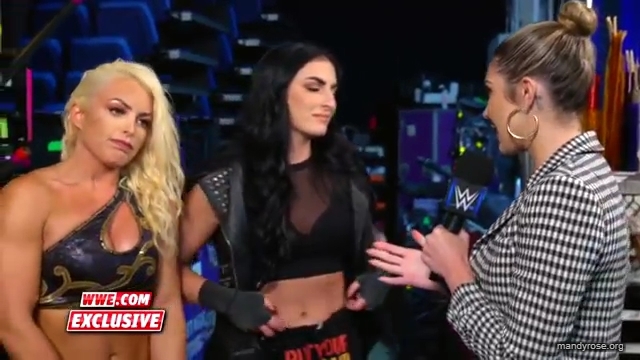 Fire___Desire_caught_off_guard_in_tonights_match_SmackDown_Exclusive2C_Nov__12C_2019_mp40002.jpg