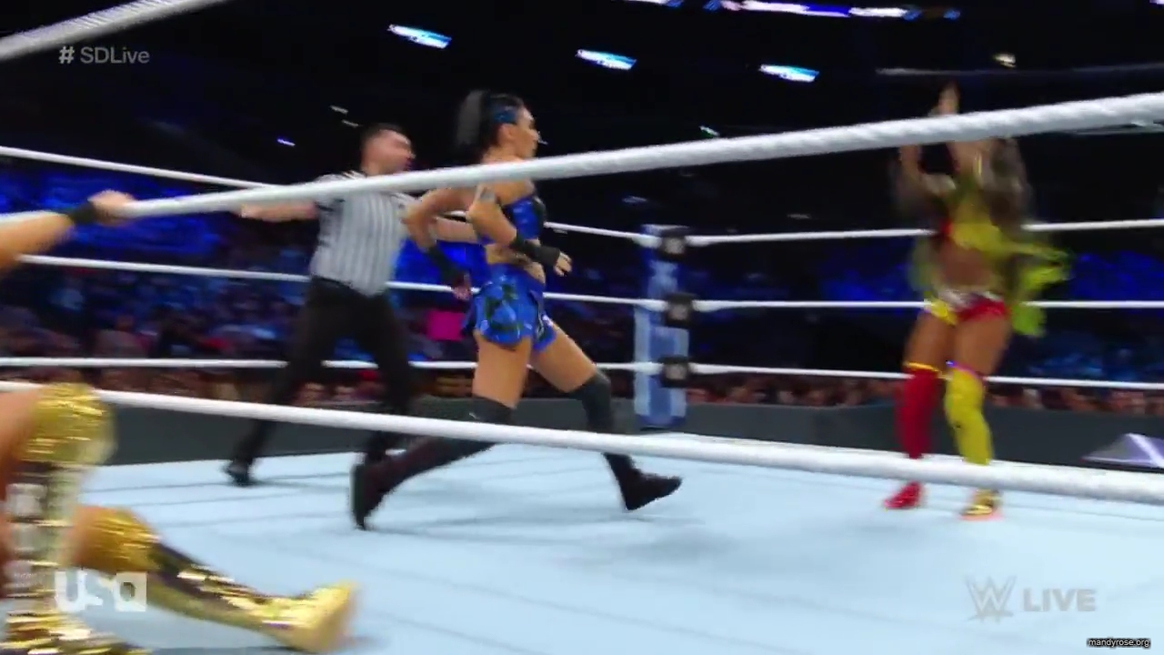 HD-WWE_SmackDown_Live_2018_11_20_720p_2_mp40089.jpg