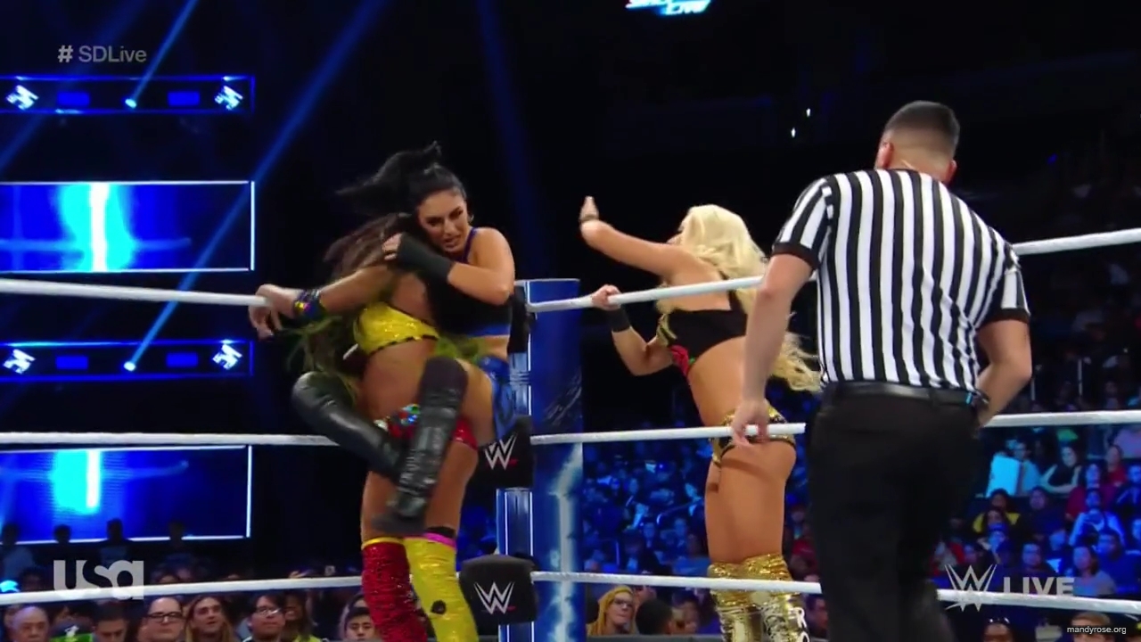 HD-WWE_SmackDown_Live_2018_11_20_720p_2_mp40233.jpg