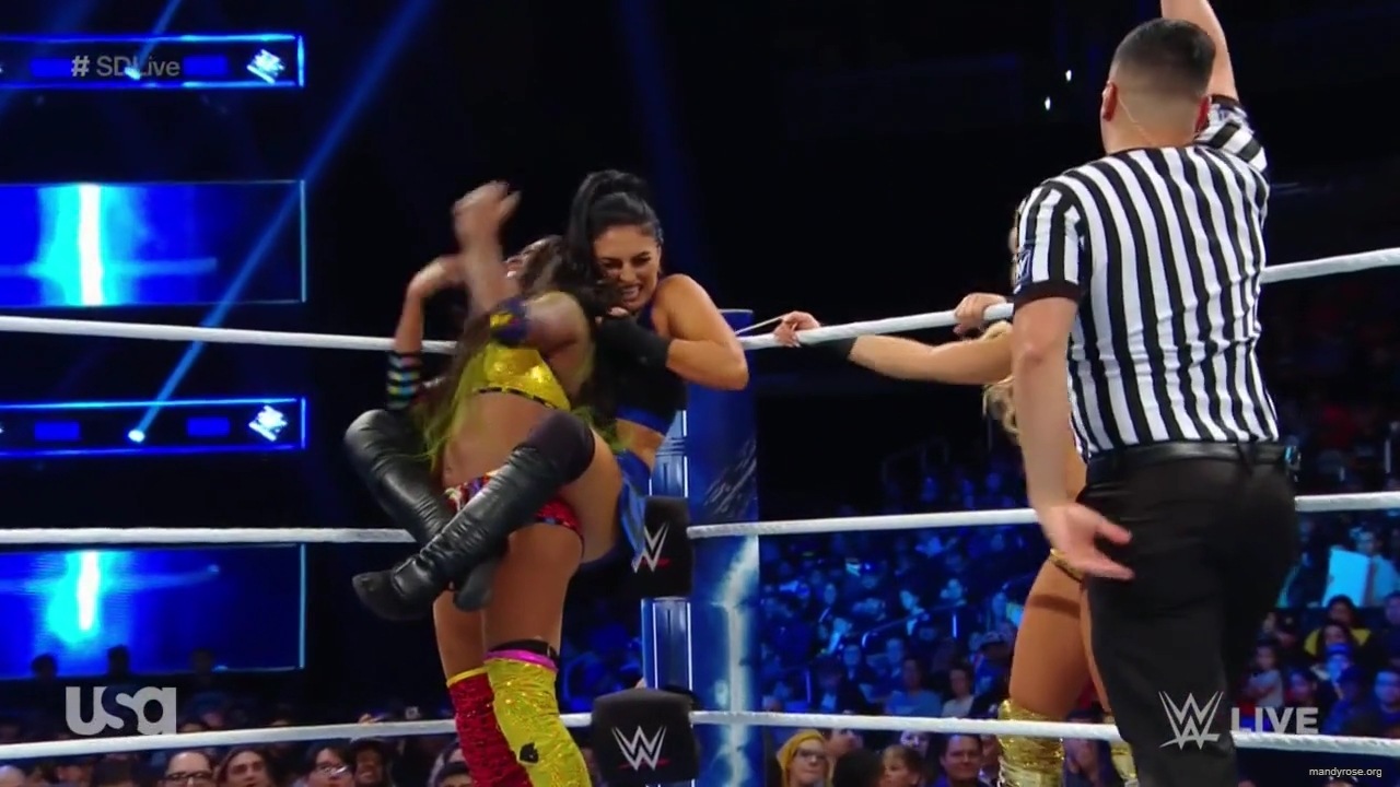 HD-WWE_SmackDown_Live_2018_11_20_720p_2_mp40234.jpg