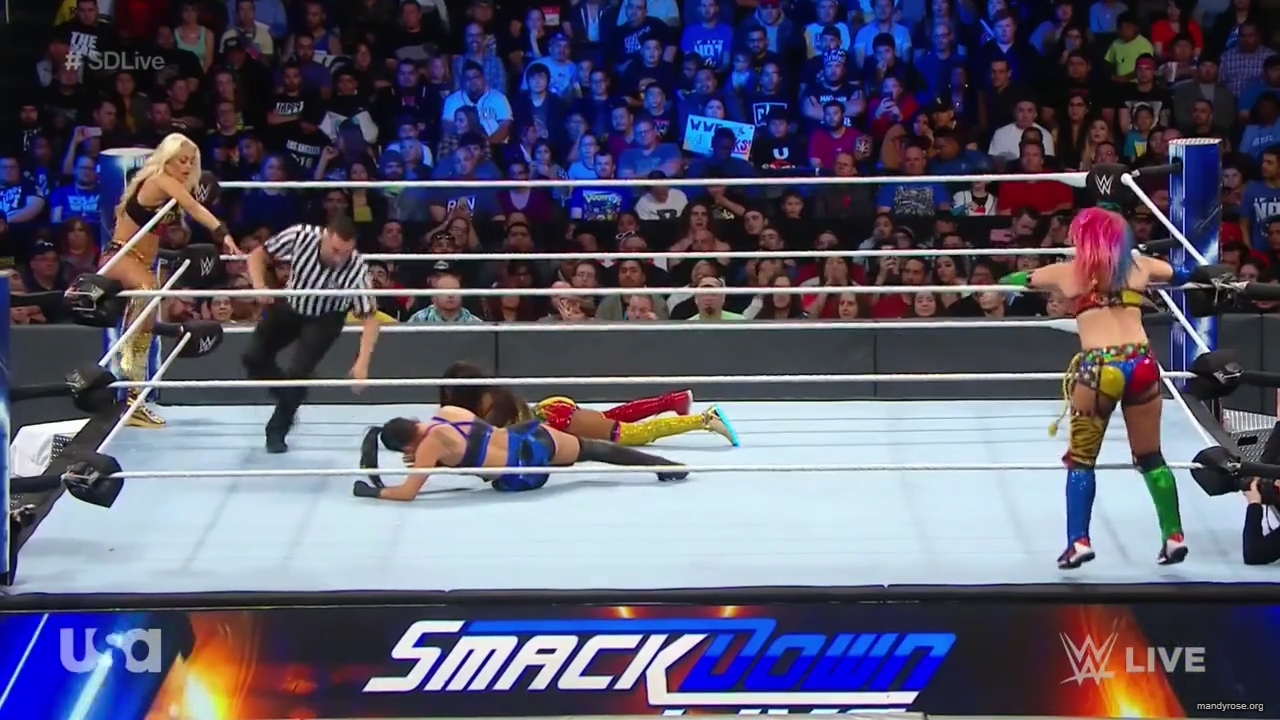 HD-WWE_SmackDown_Live_2018_11_20_720p_2_mp40304.jpg