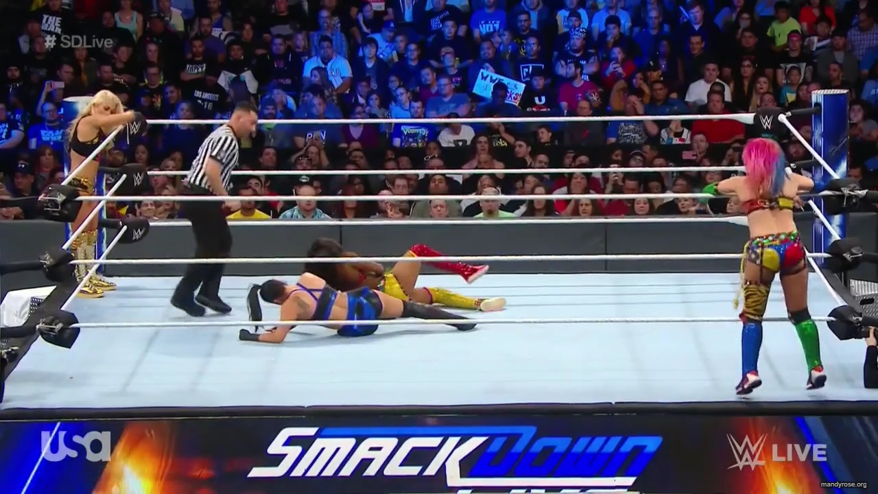 HD-WWE_SmackDown_Live_2018_11_20_720p_2_mp40307.jpg