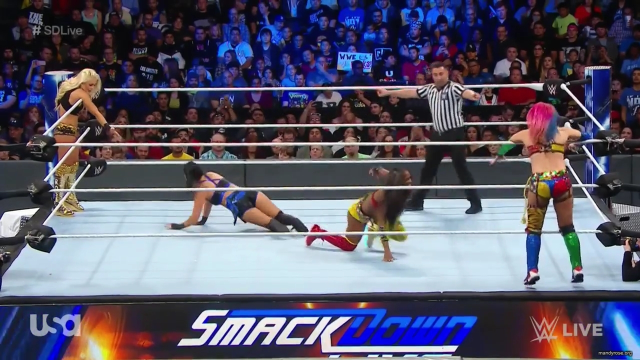 HD-WWE_SmackDown_Live_2018_11_20_720p_2_mp40313.jpg