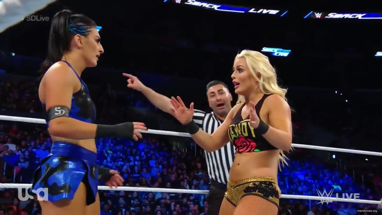 HD-WWE_SmackDown_Live_2018_11_20_720p_2_mp40383.jpg