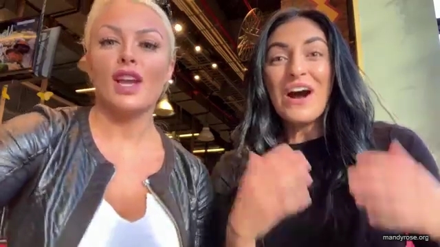 HOLAAAA_2121_Bogota2C_Colombia_WWE_Mandy_Rose_Sonya_Deville_Damandyz_Donutz_mp40000.jpg