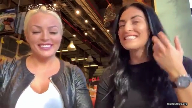 HOLAAAA_2121_Bogota2C_Colombia_WWE_Mandy_Rose_Sonya_Deville_Damandyz_Donutz_mp40004.jpg