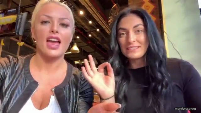HOLAAAA_2121_Bogota2C_Colombia_WWE_Mandy_Rose_Sonya_Deville_Damandyz_Donutz_mp40011.jpg