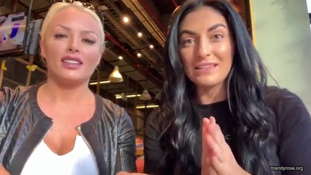 HOLAAAA_2121_Bogota2C_Colombia_WWE_Mandy_Rose_Sonya_Deville_Damandyz_Donutz_mp40017.jpg