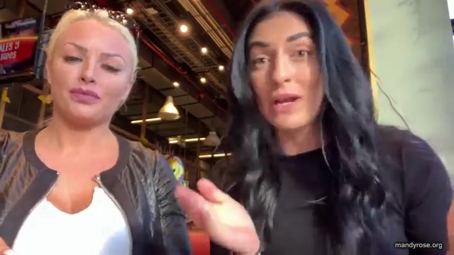 HOLAAAA_2121_Bogota2C_Colombia_WWE_Mandy_Rose_Sonya_Deville_Damandyz_Donutz_mp40019.jpg