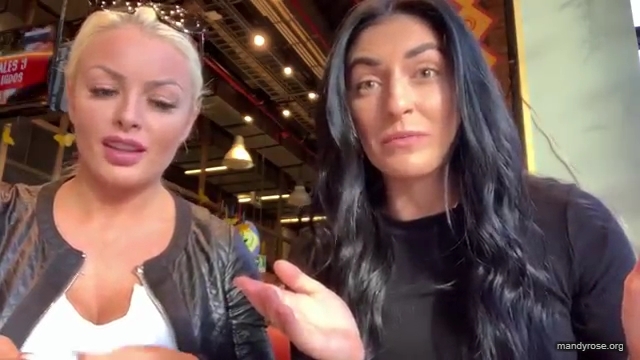 HOLAAAA_2121_Bogota2C_Colombia_WWE_Mandy_Rose_Sonya_Deville_Damandyz_Donutz_mp40020.jpg