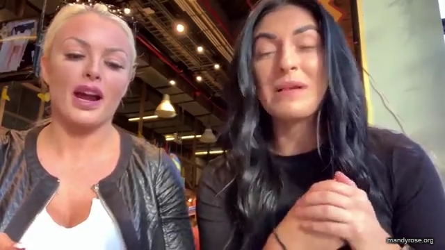 HOLAAAA_2121_Bogota2C_Colombia_WWE_Mandy_Rose_Sonya_Deville_Damandyz_Donutz_mp40021.jpg