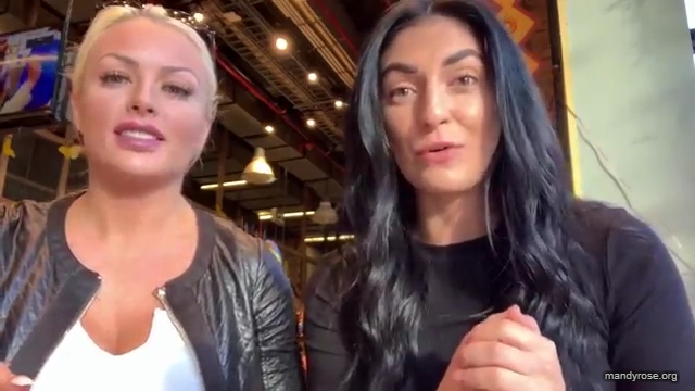 HOLAAAA_2121_Bogota2C_Colombia_WWE_Mandy_Rose_Sonya_Deville_Damandyz_Donutz_mp40022.jpg