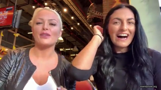 HOLAAAA_2121_Bogota2C_Colombia_WWE_Mandy_Rose_Sonya_Deville_Damandyz_Donutz_mp40028.jpg