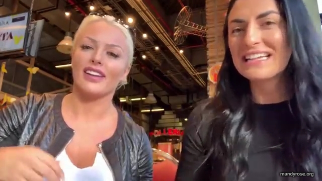 HOLAAAA_2121_Bogota2C_Colombia_WWE_Mandy_Rose_Sonya_Deville_Damandyz_Donutz_mp40031.jpg