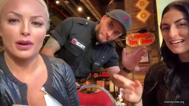 HOLAAAA_2121_Bogota2C_Colombia_WWE_Mandy_Rose_Sonya_Deville_Damandyz_Donutz_mp40033.jpg