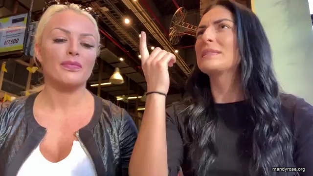 HOLAAAA_2121_Bogota2C_Colombia_WWE_Mandy_Rose_Sonya_Deville_Damandyz_Donutz_mp40043.jpg