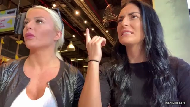 HOLAAAA_2121_Bogota2C_Colombia_WWE_Mandy_Rose_Sonya_Deville_Damandyz_Donutz_mp40044.jpg