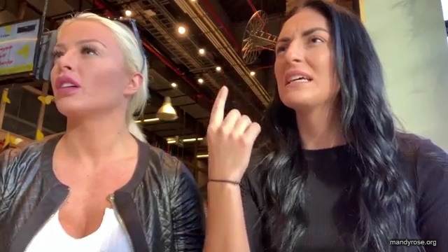 HOLAAAA_2121_Bogota2C_Colombia_WWE_Mandy_Rose_Sonya_Deville_Damandyz_Donutz_mp40045.jpg
