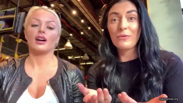 HOLAAAA_2121_Bogota2C_Colombia_WWE_Mandy_Rose_Sonya_Deville_Damandyz_Donutz_mp40054.jpg