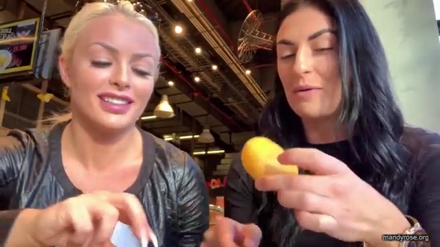 HOLAAAA_2121_Bogota2C_Colombia_WWE_Mandy_Rose_Sonya_Deville_Damandyz_Donutz_mp40060.jpg