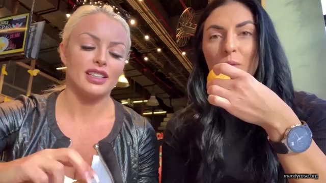 HOLAAAA_2121_Bogota2C_Colombia_WWE_Mandy_Rose_Sonya_Deville_Damandyz_Donutz_mp40061.jpg