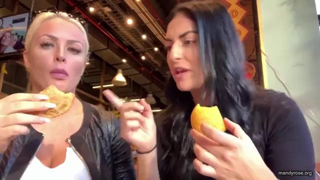HOLAAAA_2121_Bogota2C_Colombia_WWE_Mandy_Rose_Sonya_Deville_Damandyz_Donutz_mp40073.jpg