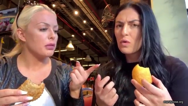 HOLAAAA_2121_Bogota2C_Colombia_WWE_Mandy_Rose_Sonya_Deville_Damandyz_Donutz_mp40077.jpg