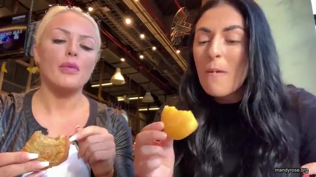 HOLAAAA_2121_Bogota2C_Colombia_WWE_Mandy_Rose_Sonya_Deville_Damandyz_Donutz_mp40081.jpg