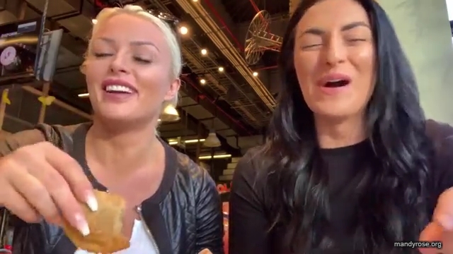 HOLAAAA_2121_Bogota2C_Colombia_WWE_Mandy_Rose_Sonya_Deville_Damandyz_Donutz_mp40087.jpg