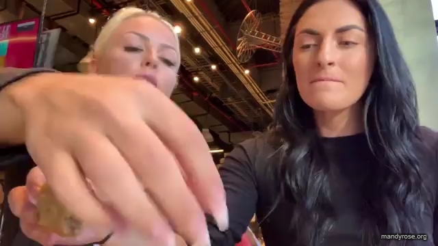HOLAAAA_2121_Bogota2C_Colombia_WWE_Mandy_Rose_Sonya_Deville_Damandyz_Donutz_mp40093.jpg