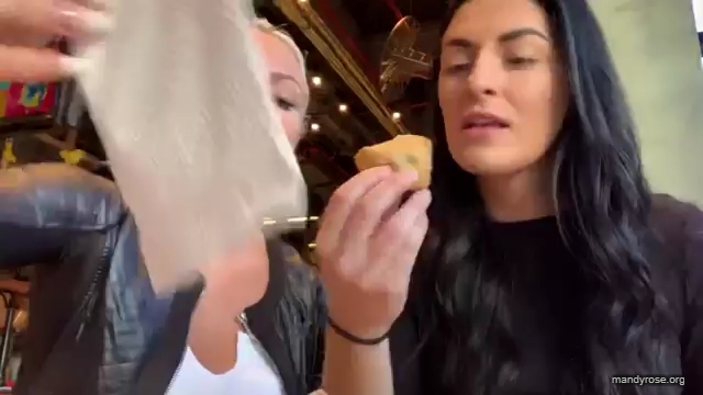 HOLAAAA_2121_Bogota2C_Colombia_WWE_Mandy_Rose_Sonya_Deville_Damandyz_Donutz_mp40095.jpg