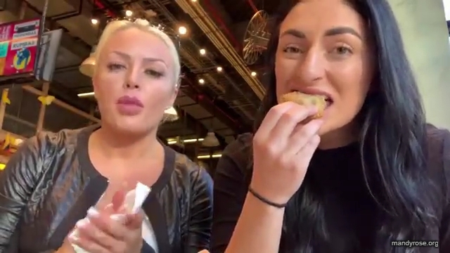 HOLAAAA_2121_Bogota2C_Colombia_WWE_Mandy_Rose_Sonya_Deville_Damandyz_Donutz_mp40096.jpg