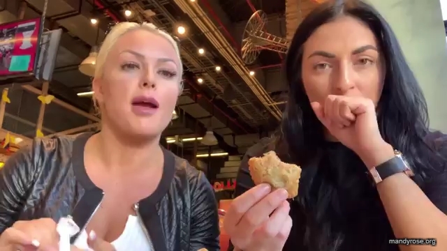 HOLAAAA_2121_Bogota2C_Colombia_WWE_Mandy_Rose_Sonya_Deville_Damandyz_Donutz_mp40099.jpg