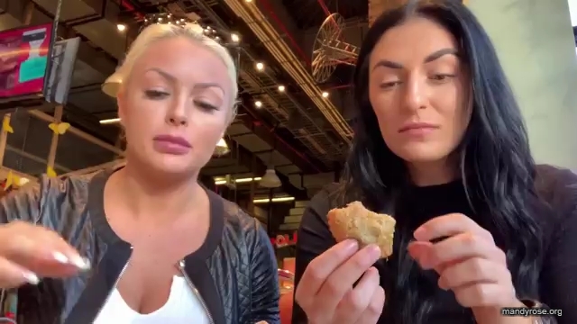 HOLAAAA_2121_Bogota2C_Colombia_WWE_Mandy_Rose_Sonya_Deville_Damandyz_Donutz_mp40103.jpg
