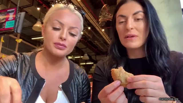 HOLAAAA_2121_Bogota2C_Colombia_WWE_Mandy_Rose_Sonya_Deville_Damandyz_Donutz_mp40104.jpg