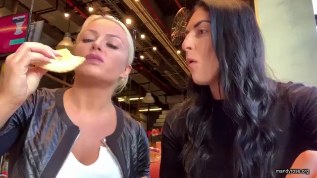 HOLAAAA_2121_Bogota2C_Colombia_WWE_Mandy_Rose_Sonya_Deville_Damandyz_Donutz_mp40114.jpg
