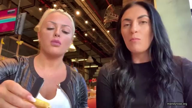 HOLAAAA_2121_Bogota2C_Colombia_WWE_Mandy_Rose_Sonya_Deville_Damandyz_Donutz_mp40118.jpg