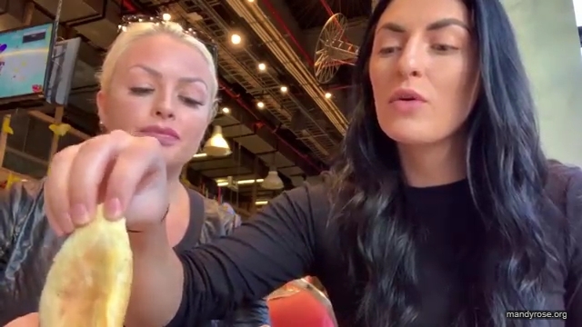 HOLAAAA_2121_Bogota2C_Colombia_WWE_Mandy_Rose_Sonya_Deville_Damandyz_Donutz_mp40124.jpg