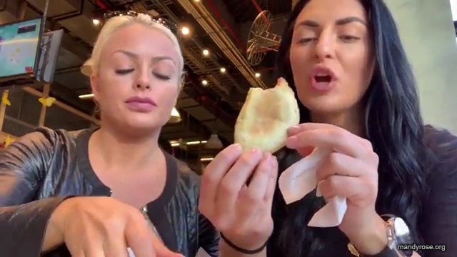 HOLAAAA_2121_Bogota2C_Colombia_WWE_Mandy_Rose_Sonya_Deville_Damandyz_Donutz_mp40126.jpg