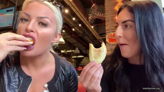 HOLAAAA_2121_Bogota2C_Colombia_WWE_Mandy_Rose_Sonya_Deville_Damandyz_Donutz_mp40138.jpg